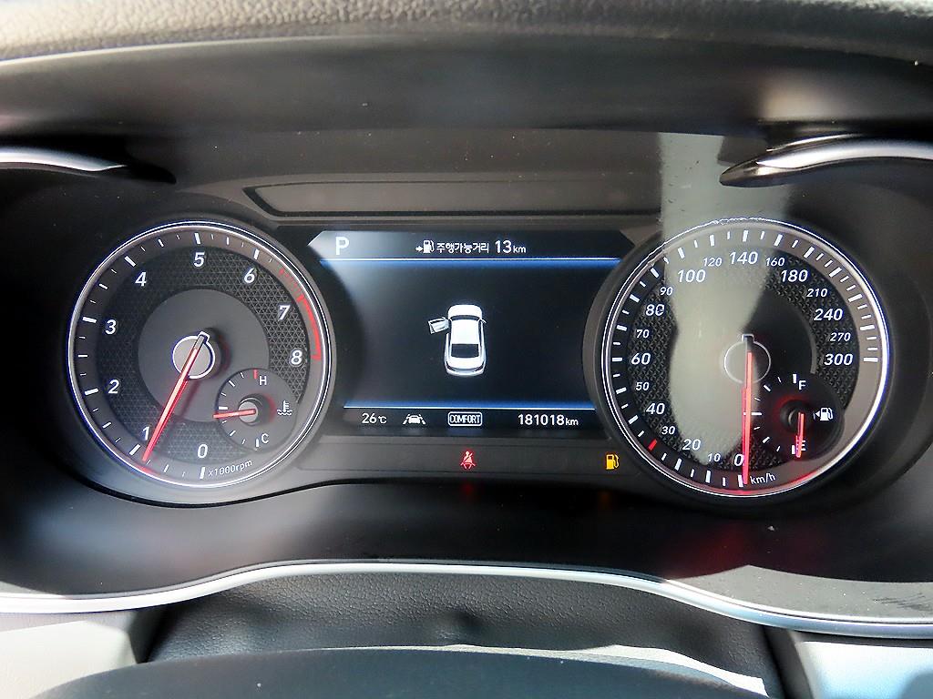 Genesis G70 - Vista 11