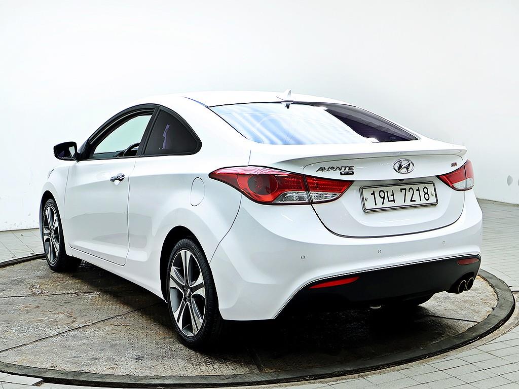 HYUNDAI Avante - Vista 6