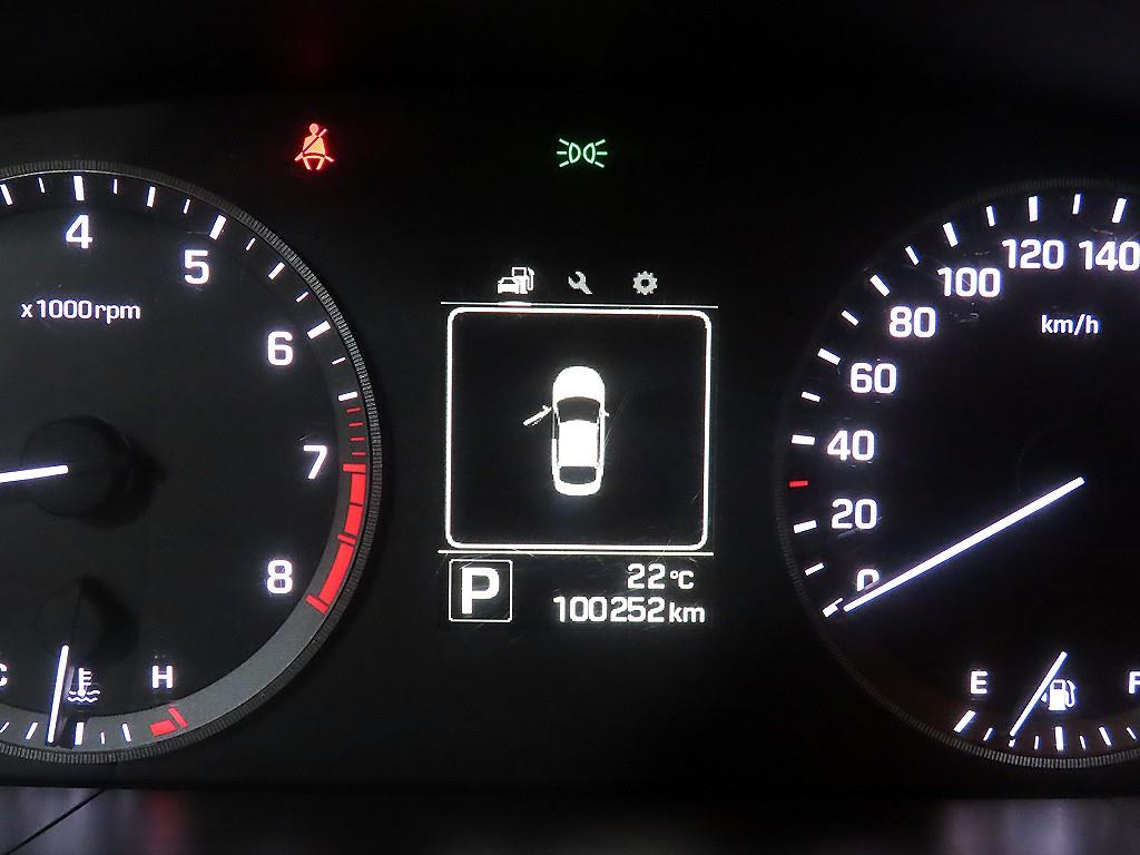 HYUNDAI Sonata - Vista 11