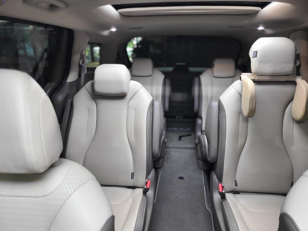 KIA Carnival - Vista 12