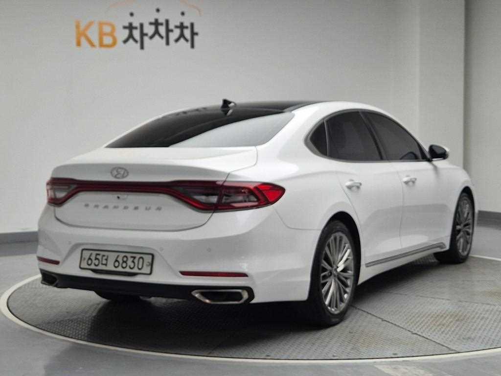 HYUNDAI Grandeur - Vista 3