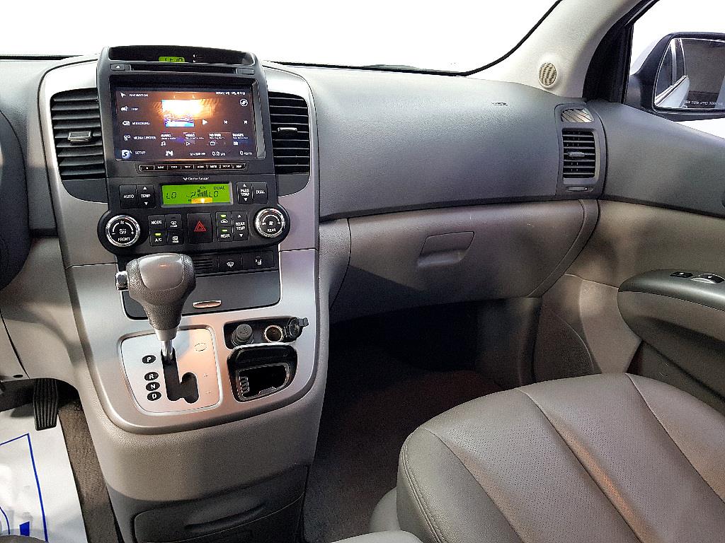 KIA Carnival - Vista 12