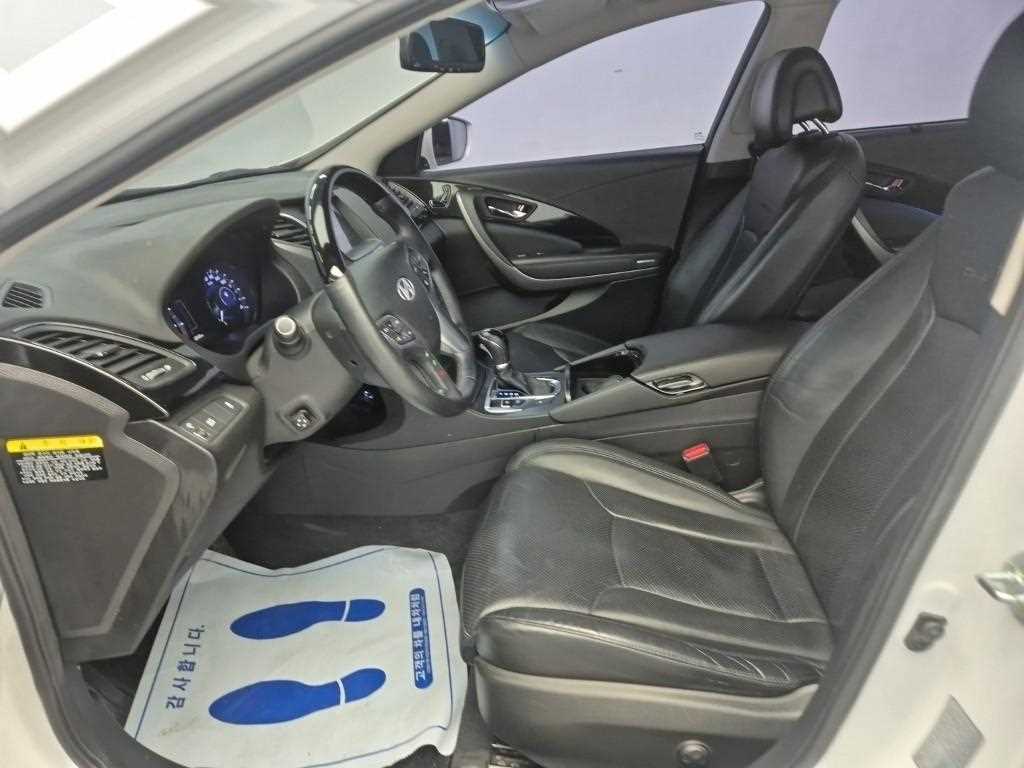HYUNDAI Grandeur - Vista 11
