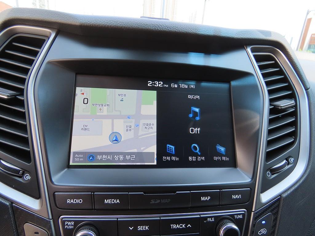 HYUNDAI Maxcruz - Vista 10