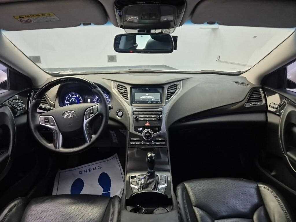 HYUNDAI Grandeur - Vista 7