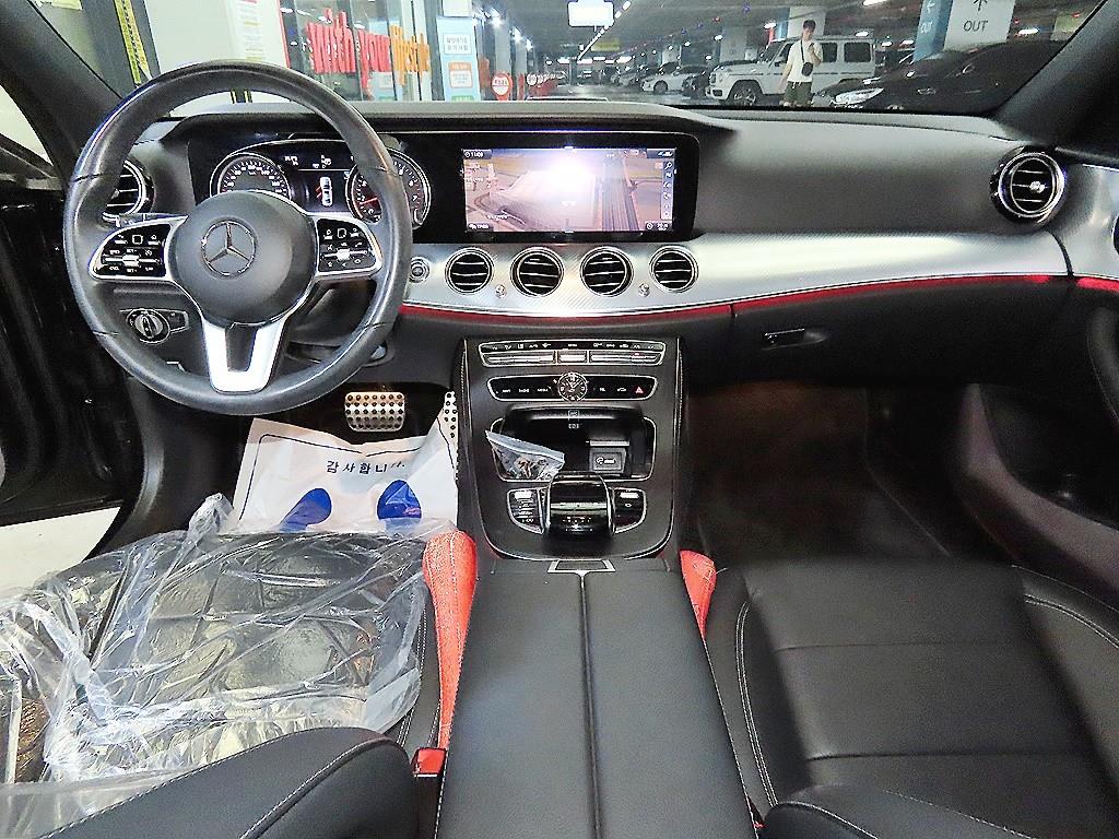 Mercedes Benz E class - Vista 12