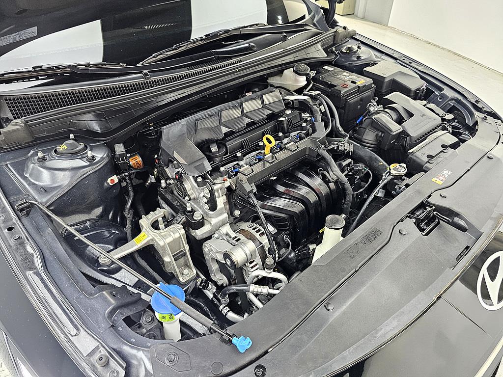HYUNDAI Avante - Vista 8