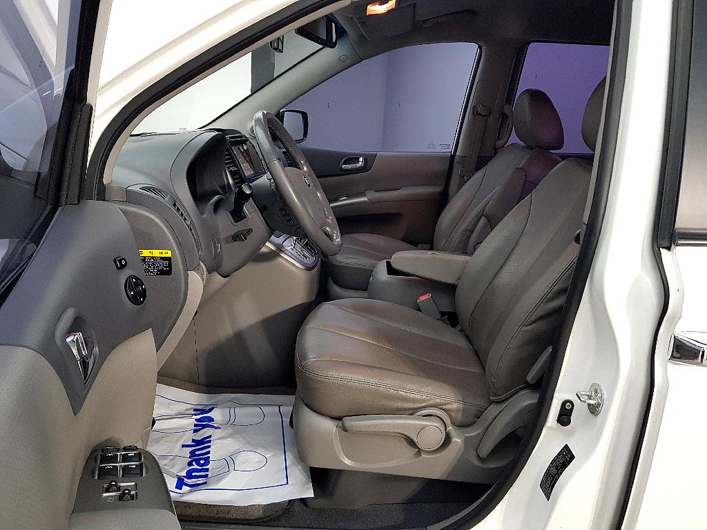 KIA Carnival - Vista 10