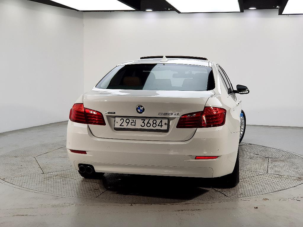BMW 5 Series - Vista 3