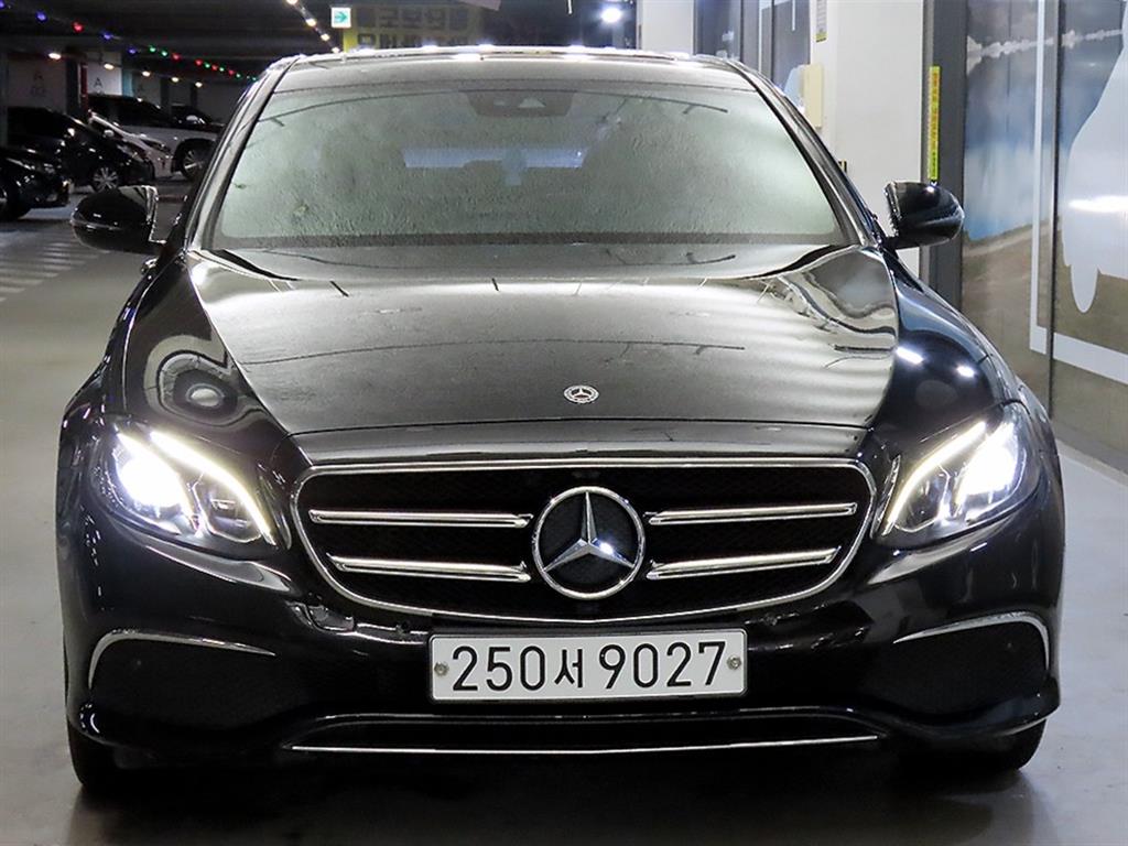 Mercedes Benz E class - Vista 2