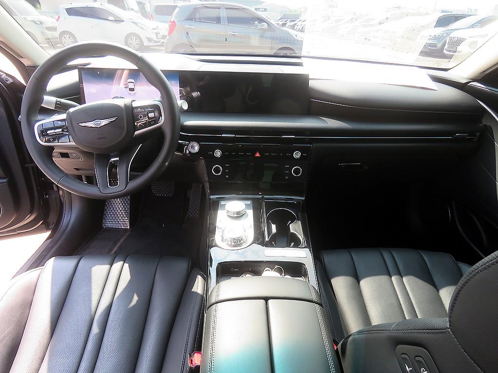 Genesis G80 - Vista 10