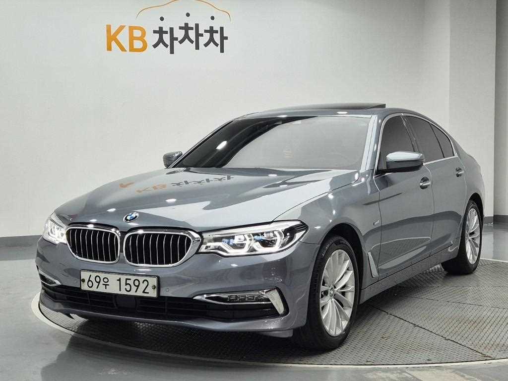 BMW 5 Series 2018 Gris - Importación desde Corea - HF Imports Iquique - Foto 1