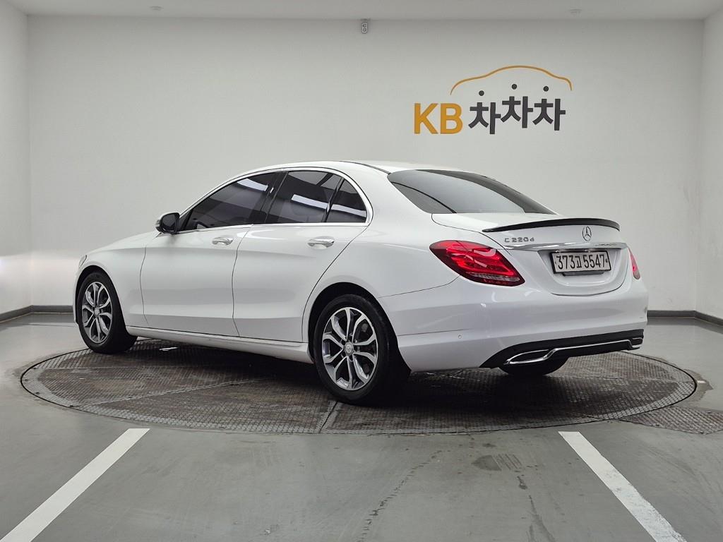 Mercedes Benz C Class - Vista 3