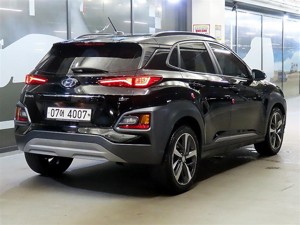 HYUNDAI Kona - Vista 6