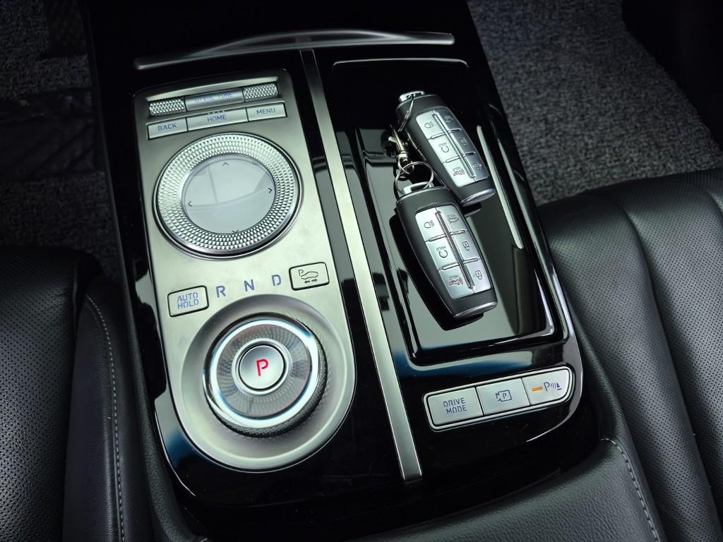 Genesis G80 - Vista 10