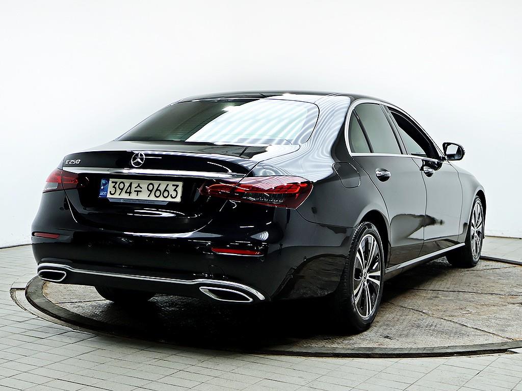 Mercedes Benz E class - Vista 6