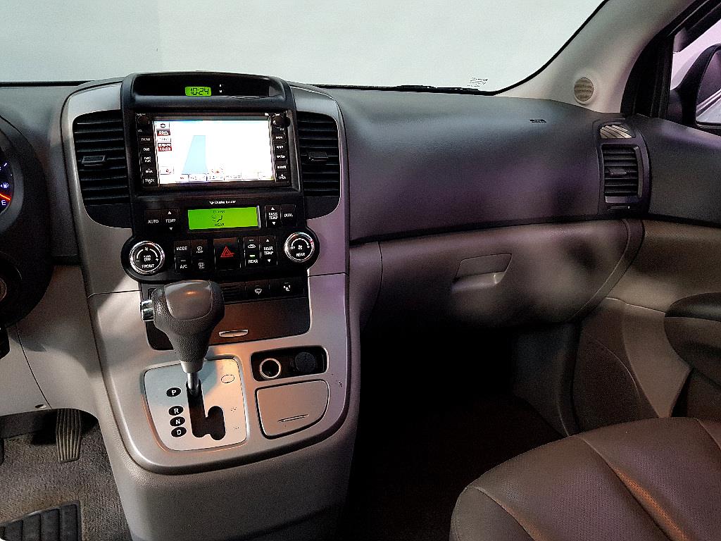 KIA Carnival - Vista 12