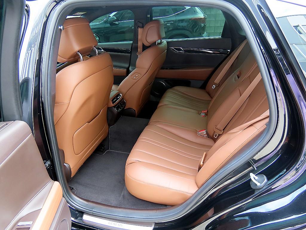 Genesis G80 - Vista 8
