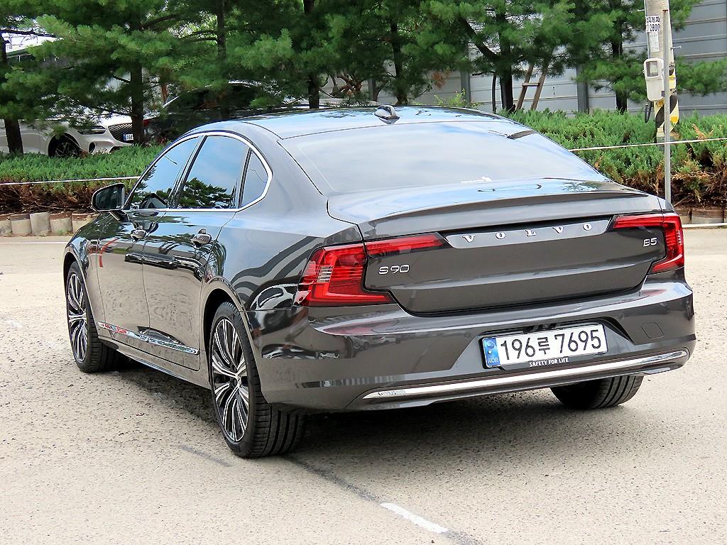 Volvo S90 - Vista 3