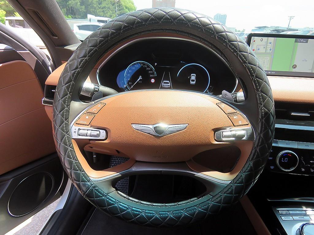 Genesis G80 - Vista 12