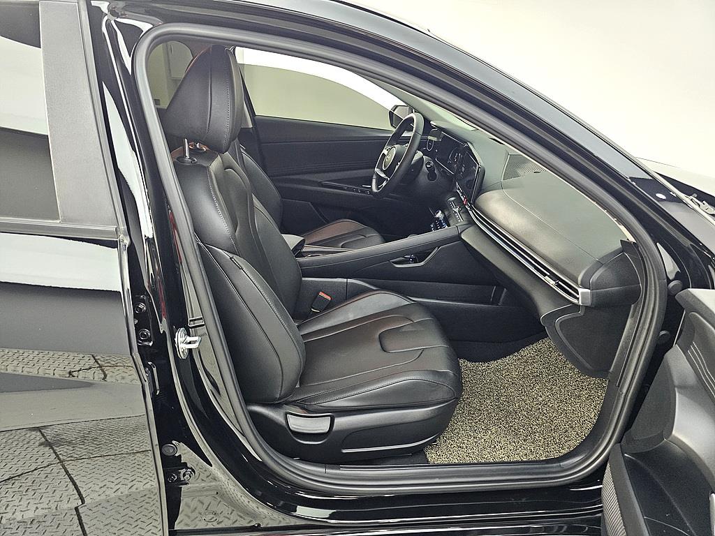 HYUNDAI Avante 2024 Negro - Importación desde Corea - HF Imports Iquique - Foto 13