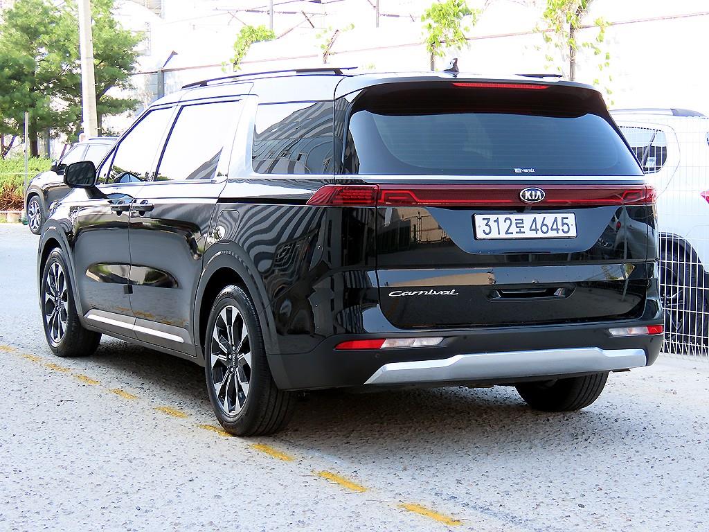 KIA Carnival - Vista 3