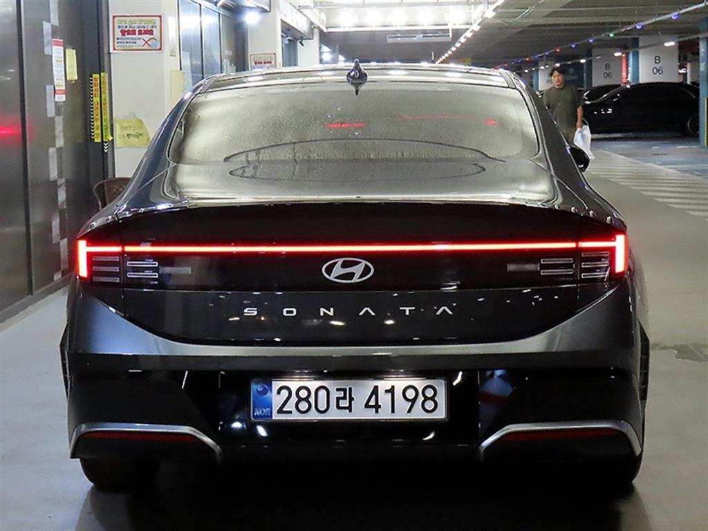 HYUNDAI Sonata - Vista 7