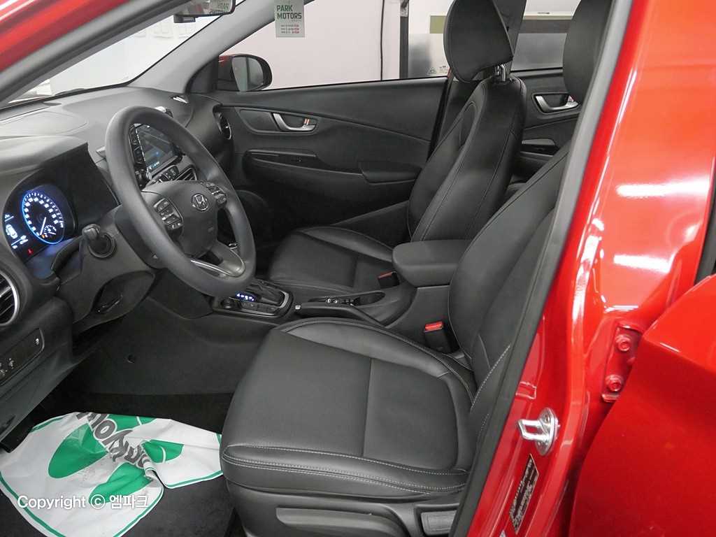 HYUNDAI Kona - Vista 12