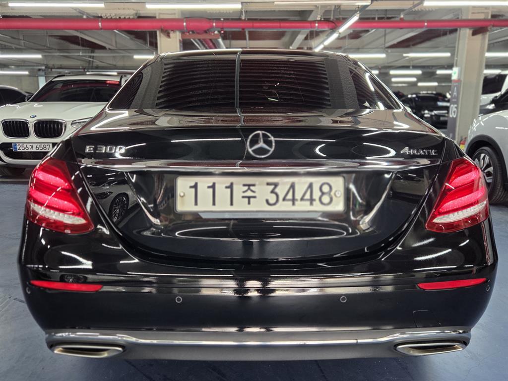 Mercedes Benz E class - Vista 7