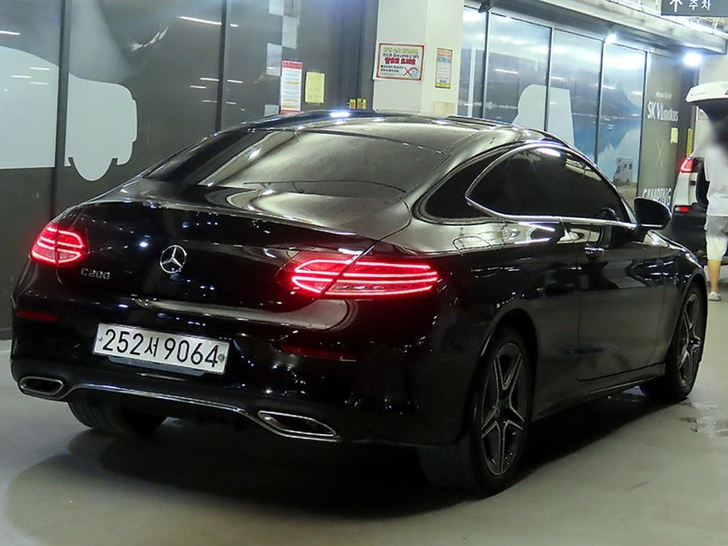 Mercedes Benz C Class - Vista 4