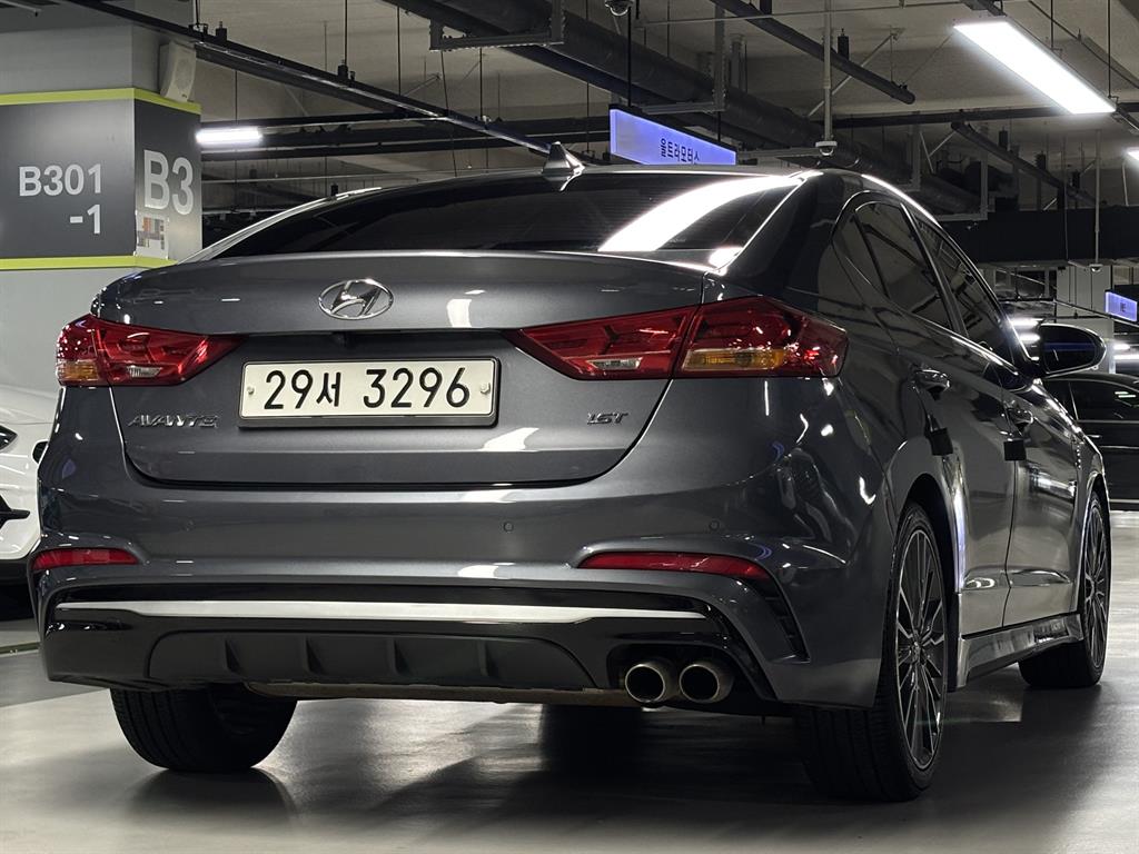 HYUNDAI Avante - Vista 6