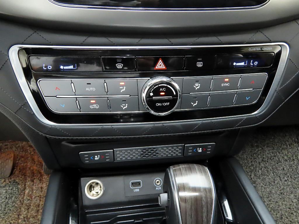 Ssangyong Rexton - Vista 11