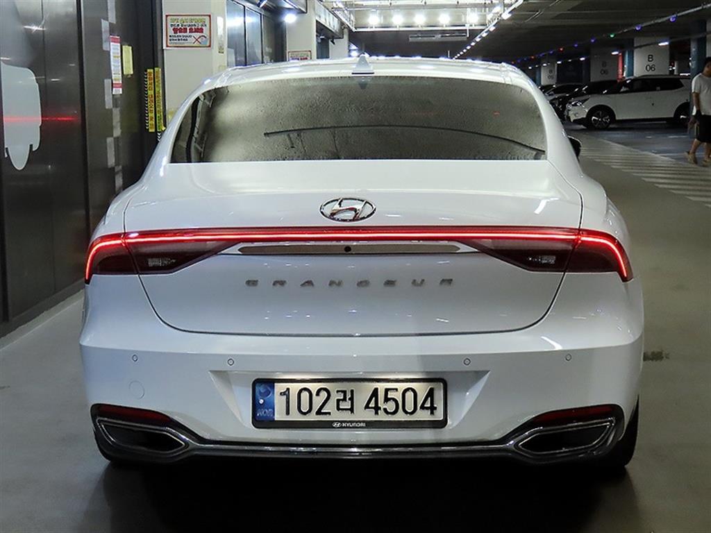 HYUNDAI Grandeur - Vista 7