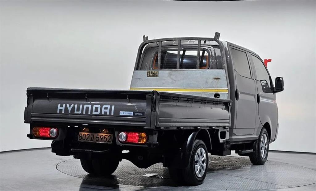 Small Truck Cargo (small) - Vista 2