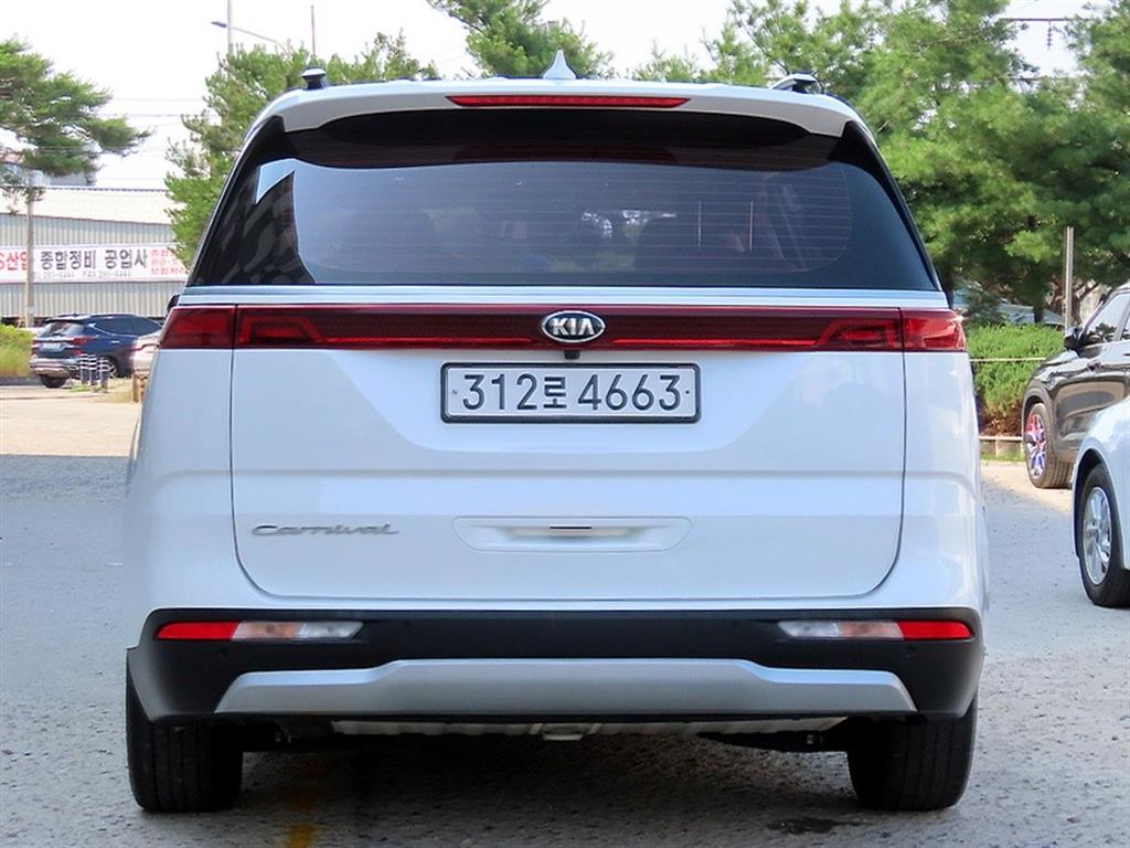 KIA Carnival - Vista 6
