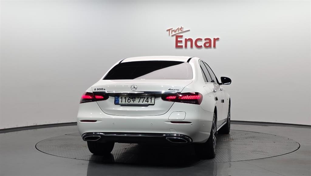 Mercedes Benz E class - Vista 6