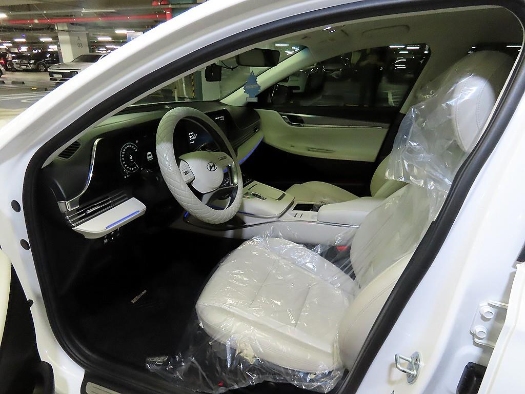 HYUNDAI Grandeur - Vista 8