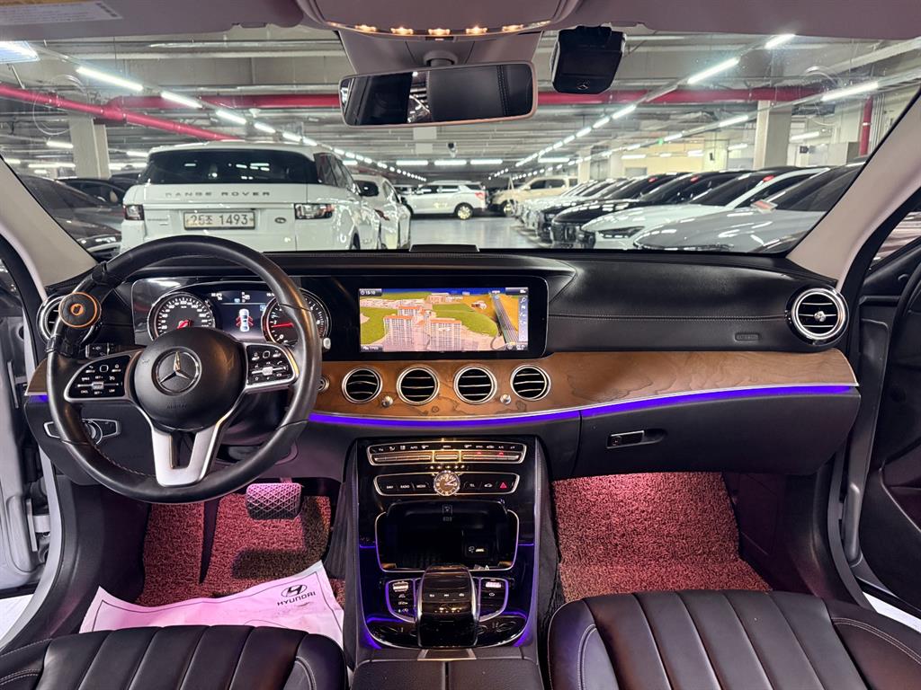 Mercedes Benz E class - Vista 11