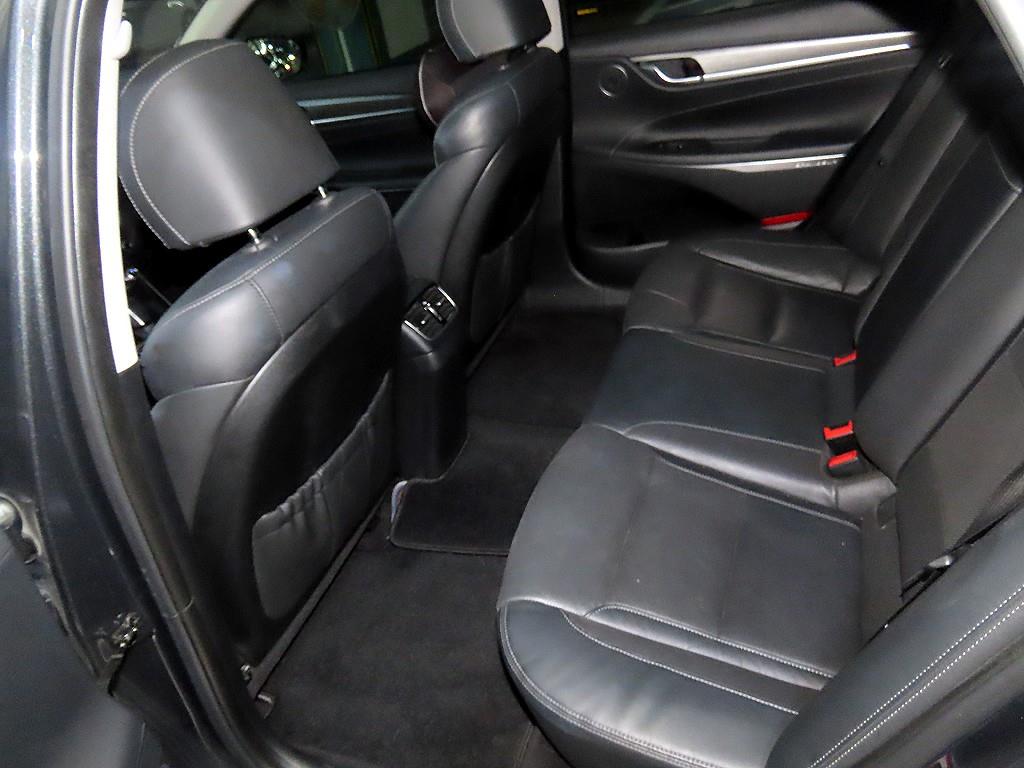 HYUNDAI Grandeur - Vista 9