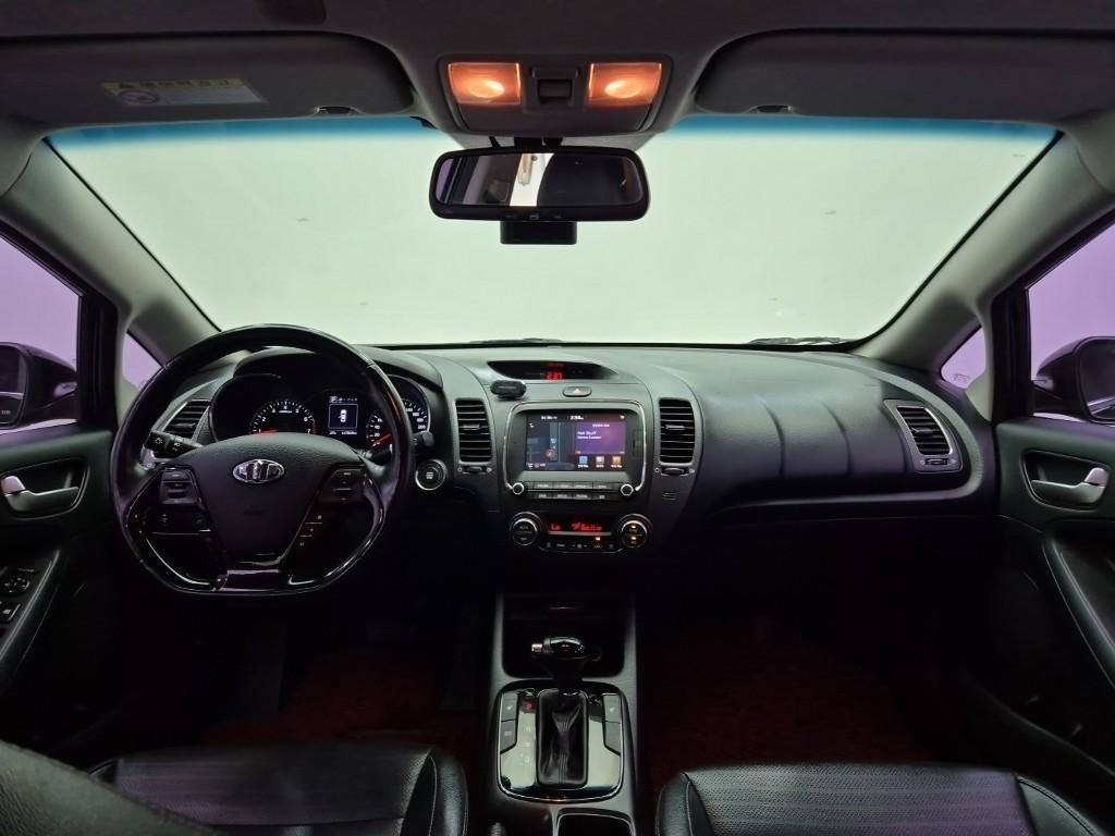 KIA K3 - Vista 9