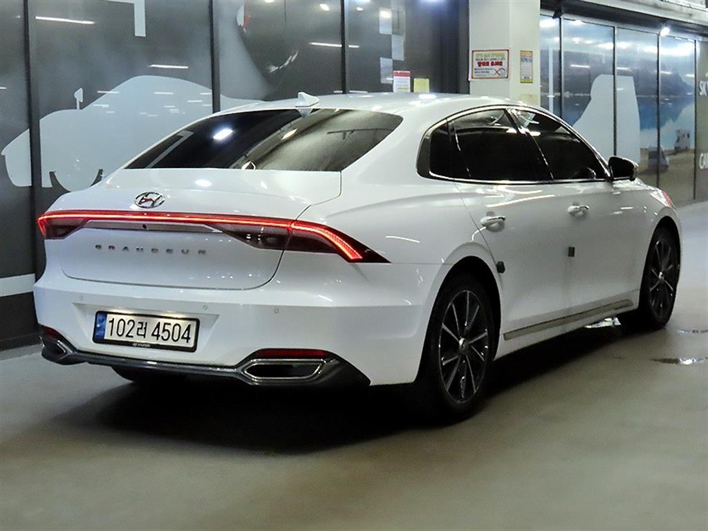 HYUNDAI Grandeur - Vista 6
