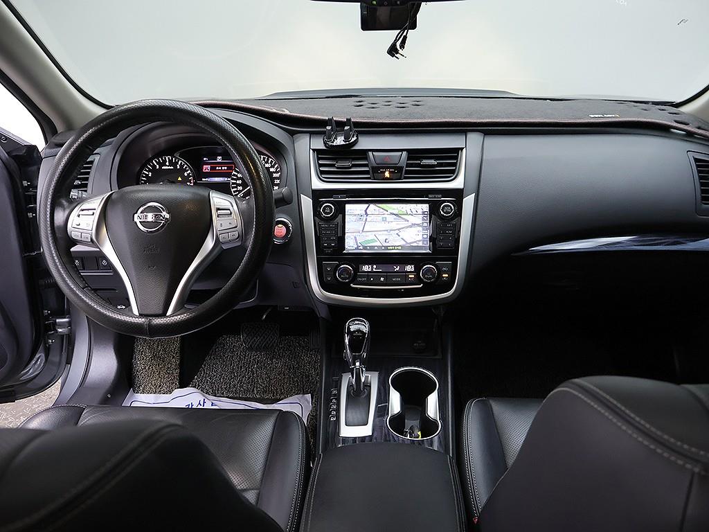Nissan Altima - Vista 7
