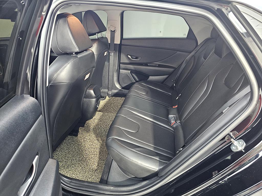 HYUNDAI Avante - Vista 11