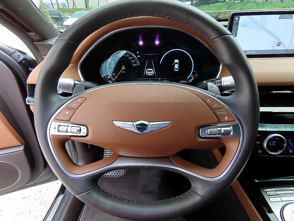 Genesis G80 - Vista 10