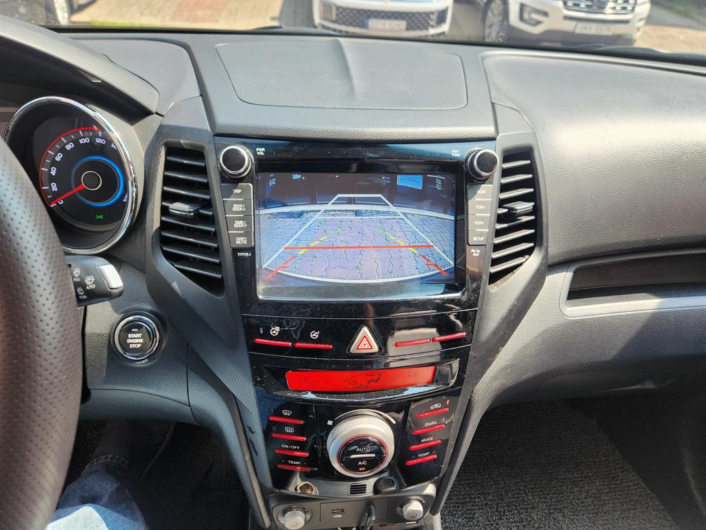 Ssangyong Tivoli 2018 Blanco - Importación desde Corea - HF Imports Iquique - Foto 15