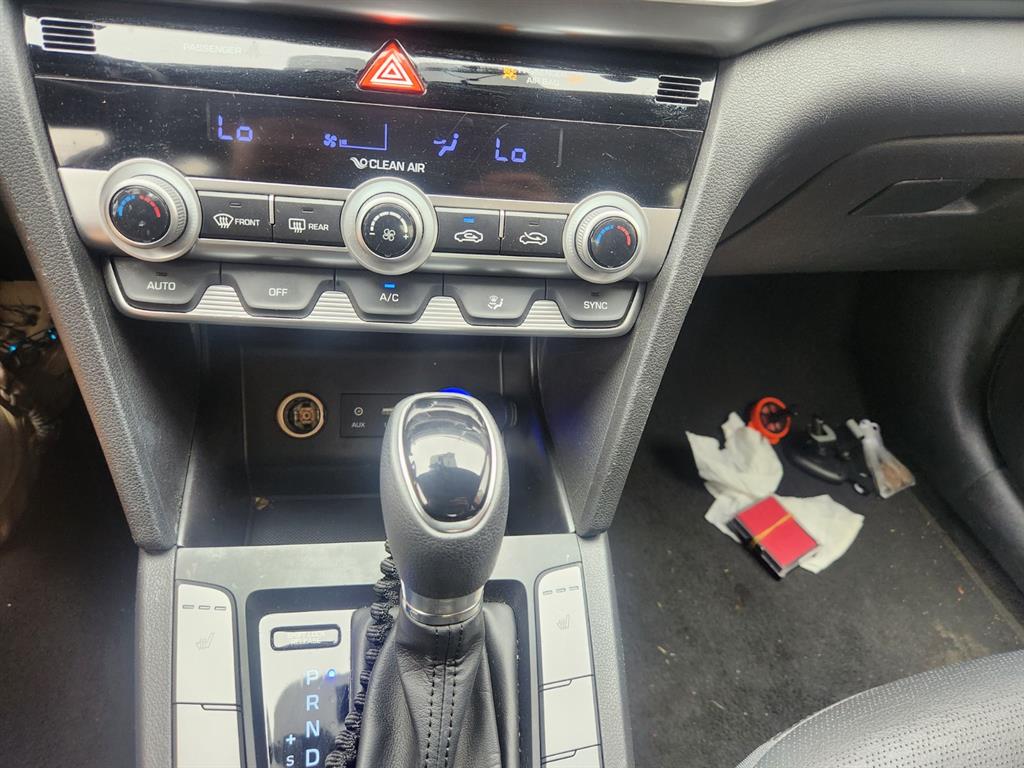 HYUNDAI Avante - Vista 7
