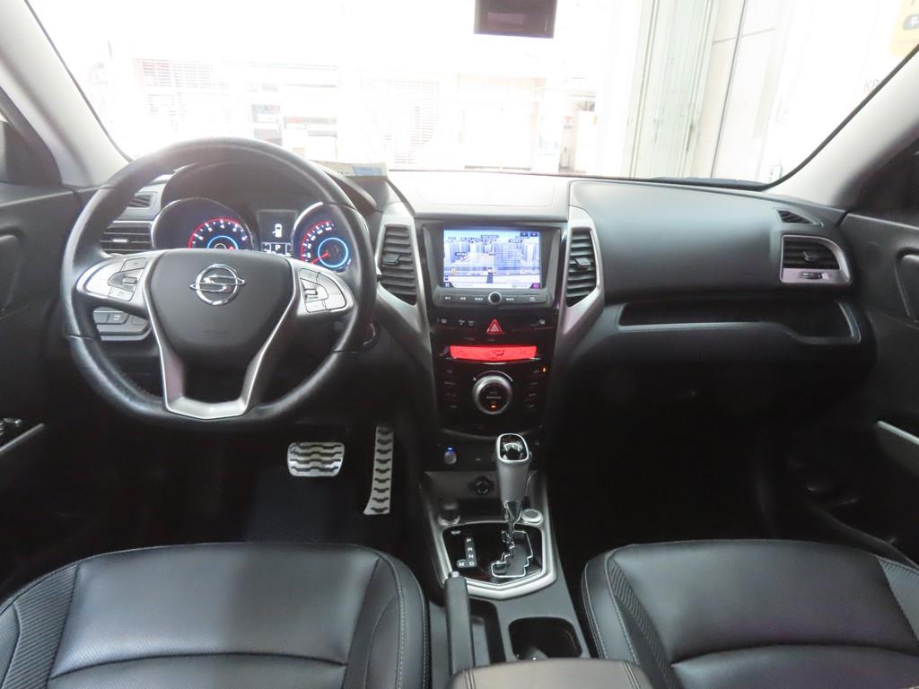 Ssangyong Tivoli - Vista 9
