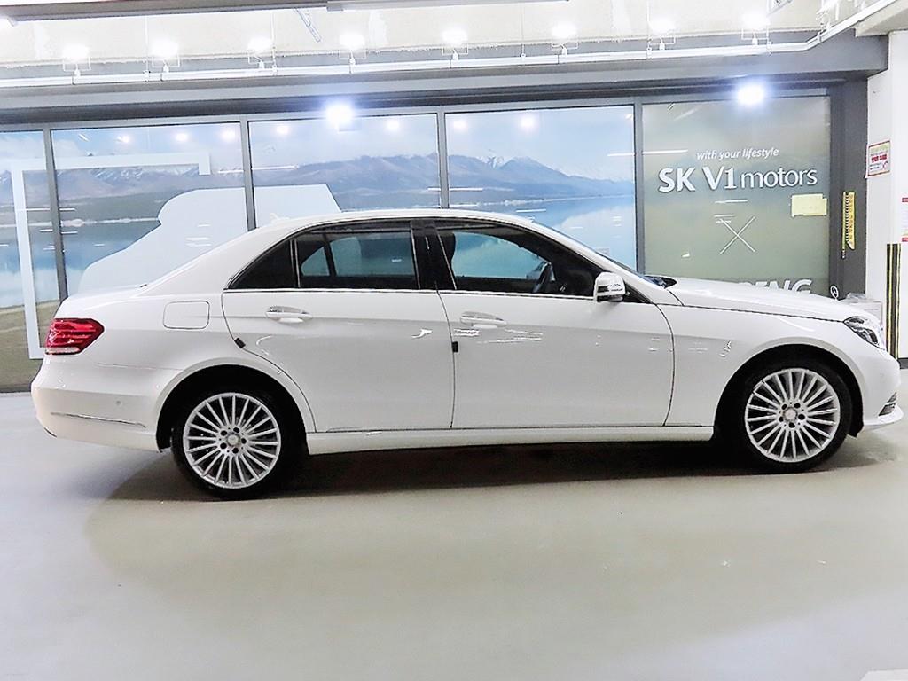 Mercedes Benz E class - Vista 3