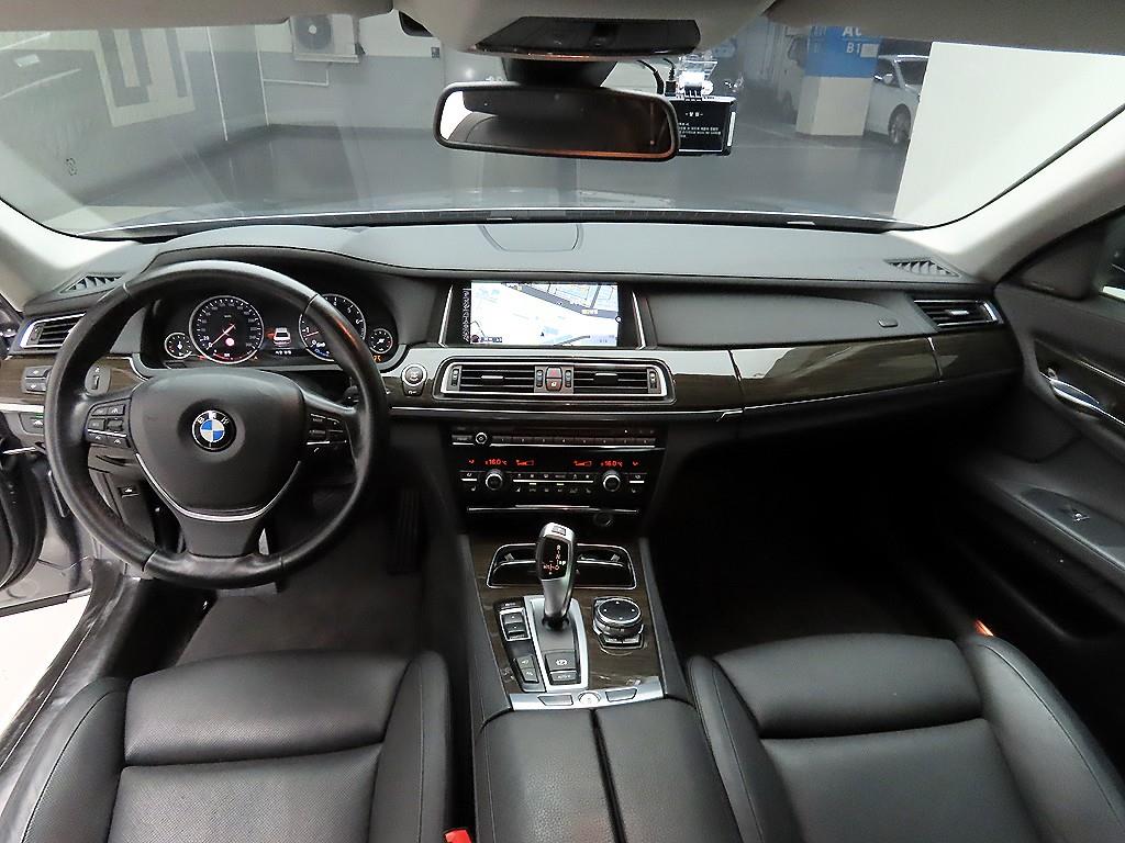 BMW 7 Series - Vista 10