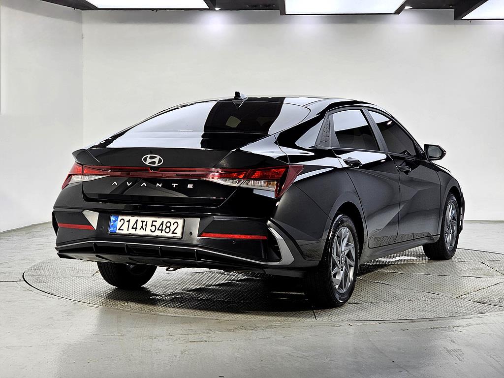 HYUNDAI Avante - Vista 6